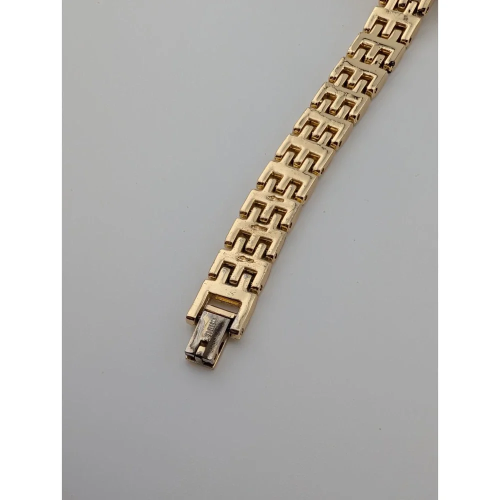 Time and Tru Watch Women 25mm Case Gold 7
